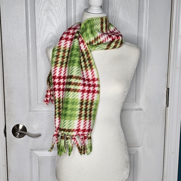 Christmas Holiday Fleece Plaid Green and Red Scarf - Picture 8 of 10